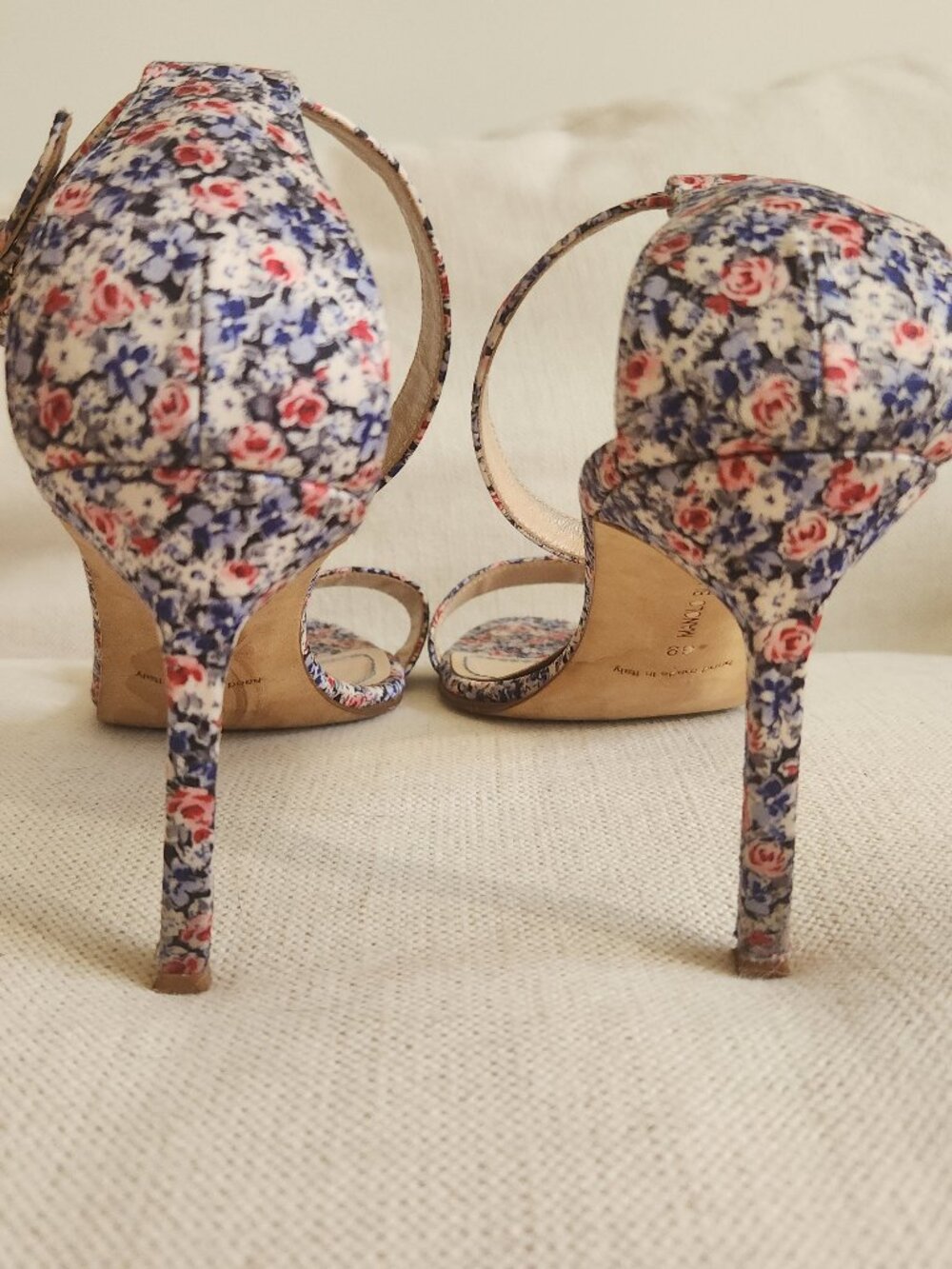 Manolo Blahnik Floral Print Satin Strappy High Heel Sandals - Sz 39 - Picture 4 of 15
